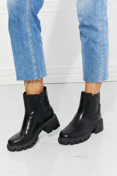 Chelsea Boots | Black