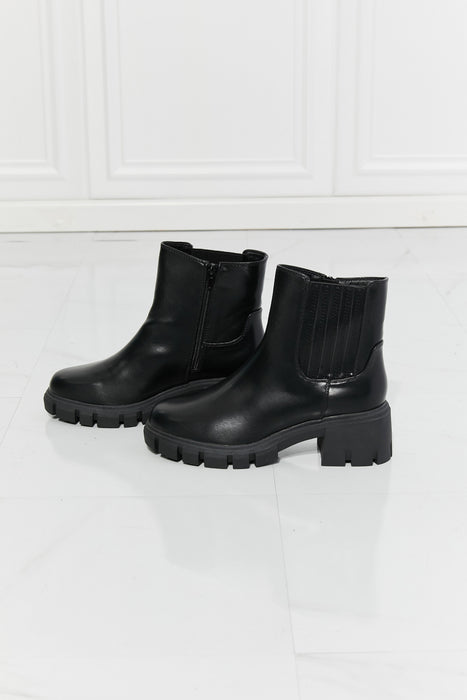 Chelsea Boots | Black