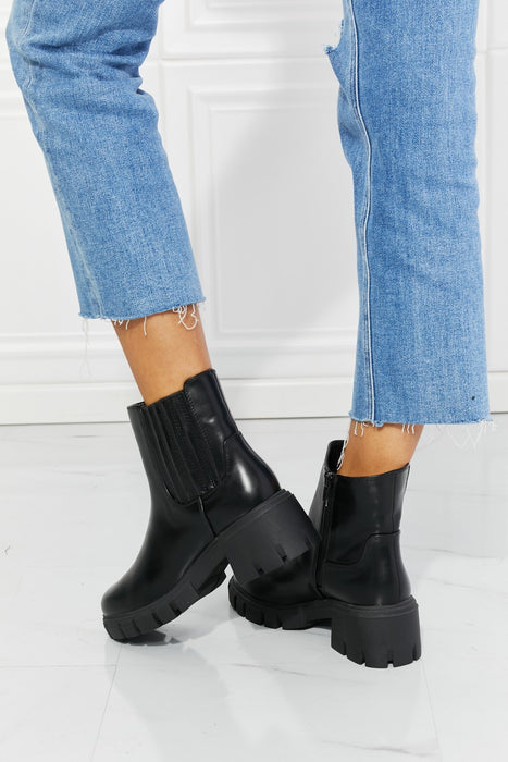 Chelsea Boots | Black